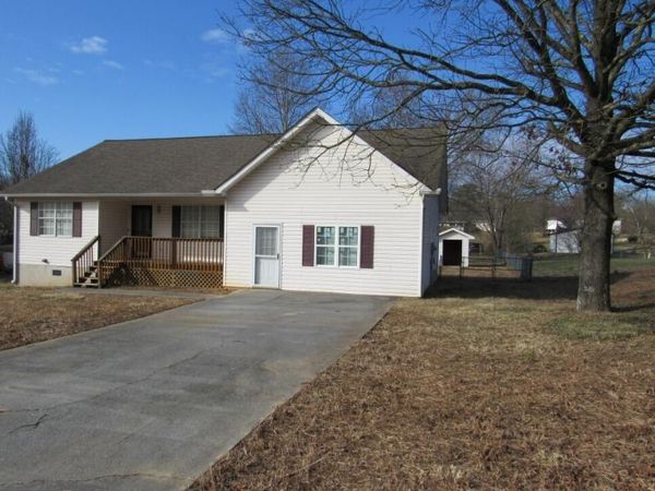 859 Buck Boulevard SE, Calhoun, GA 30701