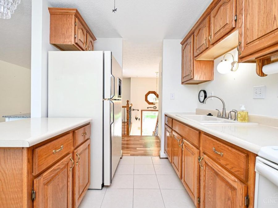5439 Bluepine Drive, Green Township, OH 45247 Photo 13