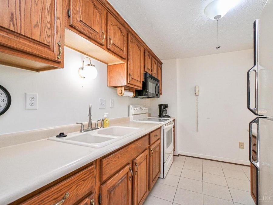 5439 Bluepine Drive, Green Township, OH 45247 Photo 15