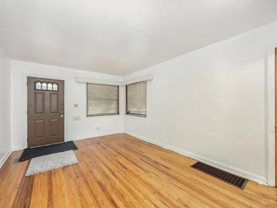 7929 Cherrywood Court, Cincinnati, OH 45224 Photo 2