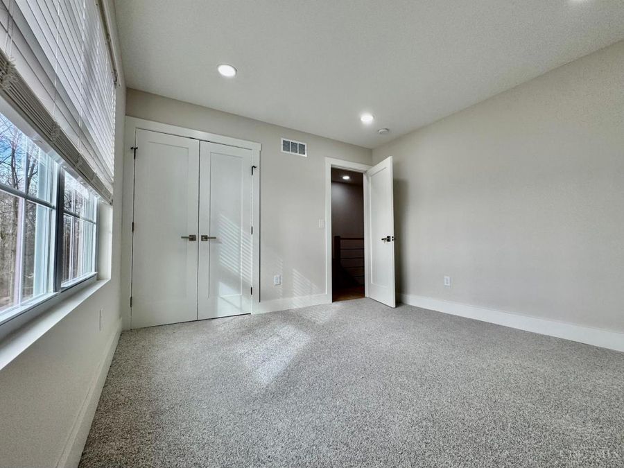 2735 Silverleaf Avenue, Cincinnati, OH 45212 Photo 39