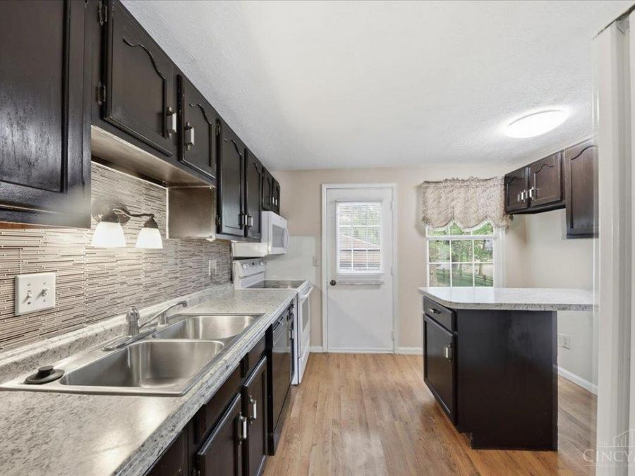 8854 Dover Drive, Deerfield Township, OH 45039 Photo 10
