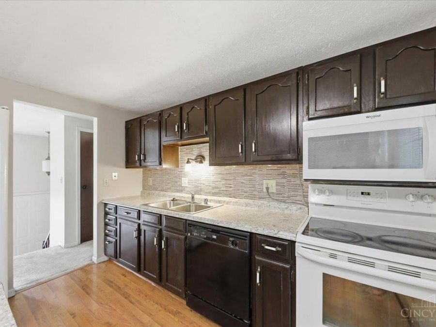 8854 Dover Drive, Deerfield Township, OH 45039 Photo 12