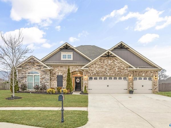 7607 Summerdawn Drive SE, Owens Cross Roads, AL 35763