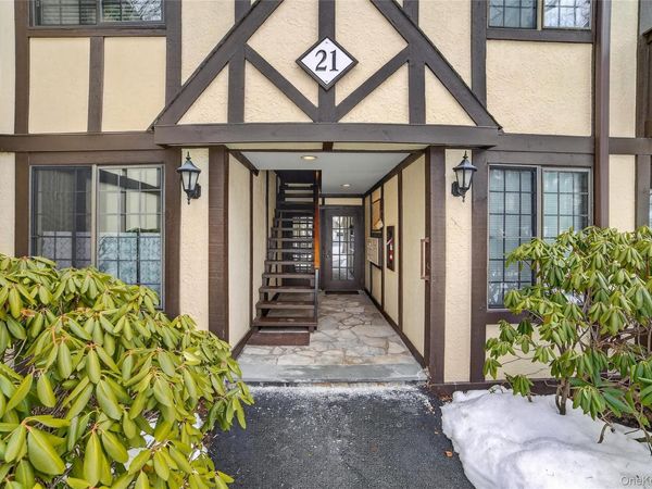 21 Foxwood Drive , Unit 8, Pleasantville, NY 10570