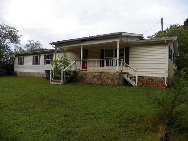 311 Officer Dr , Sparta, TN 38583