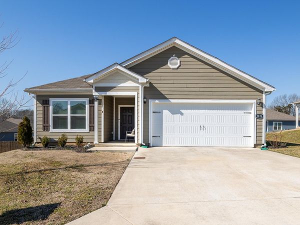 2820 Buzz St , Columbia, TN 38401