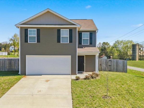 303 Everleigh Circle , Talbott, TN 37877