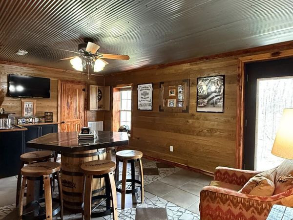784 Damron Rd , Lynchburg, TN 37352