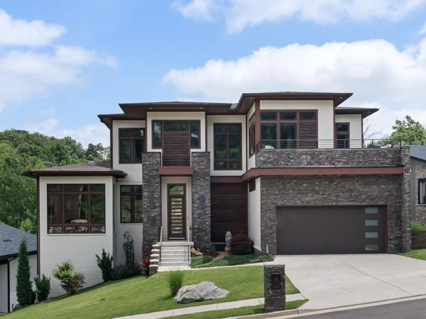 5820 Woodland Hills Dr , Nashville, TN 37211