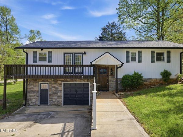 1828 Oak Hills Drive , Kingston, TN 37763