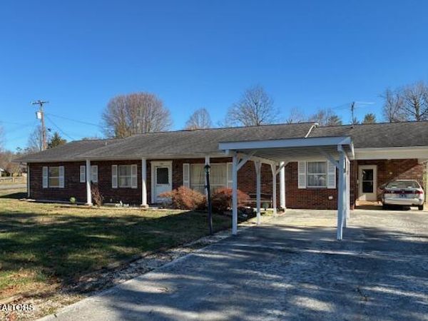 4754 Douglas Dam Rd, Strawberry Plains, TN 37871