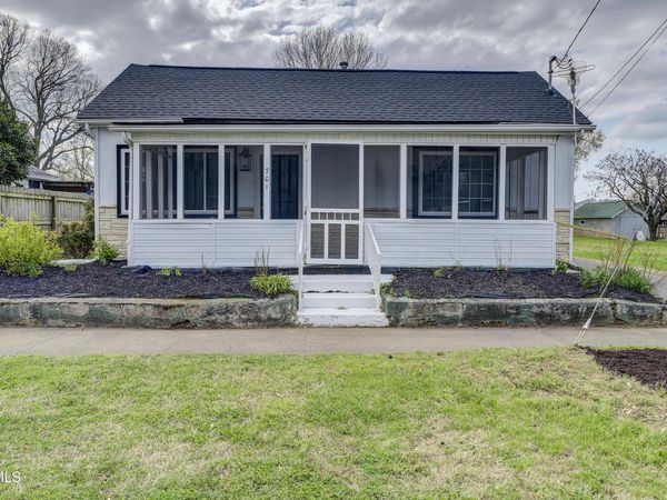 701 North Roan Street, Elizabethton, TN 37643