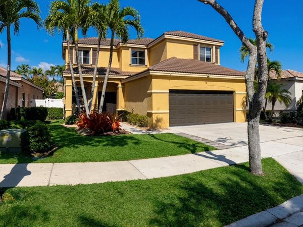 668 Willow Bend Road , Weston, FL 33327