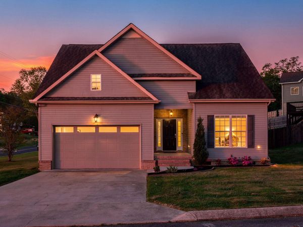574 Titanium Drive , Hixson, TN 37343