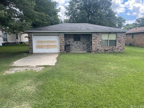 516 Hickory S , Humphrey, AR 72073