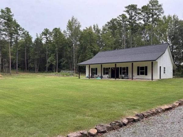 20 Cold Spring , Conway, AR 72032