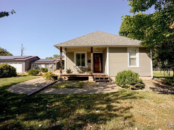 709 Henry Street , Jerseyville, IL 62052
