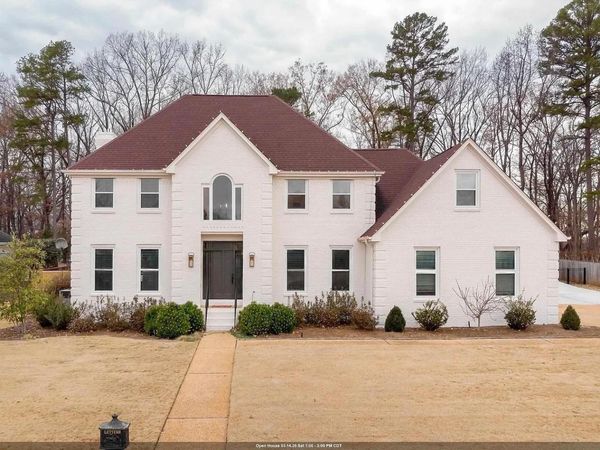 405 Laurel Oak Dr, Muscle Shoals, AL 35661