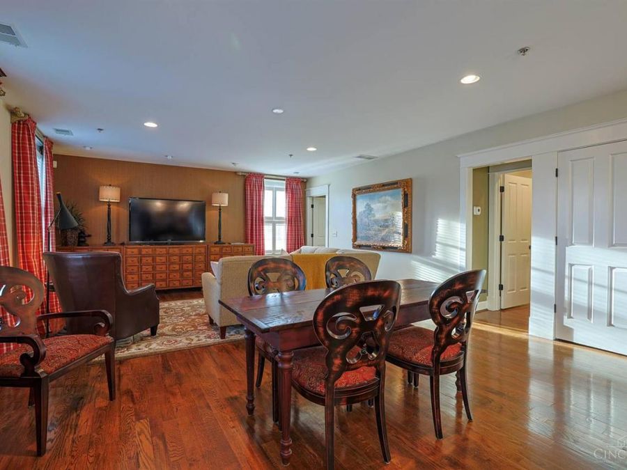3 Village Square, Glendale, OH 45246 Photo 10