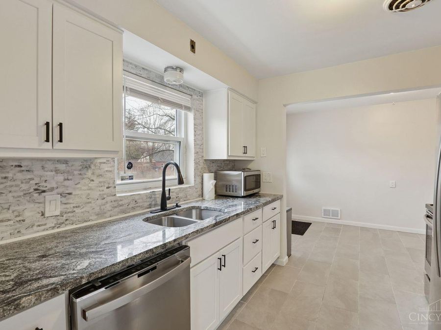 7873 Bobolink Drive, Cincinnati, OH 45224 Photo 13