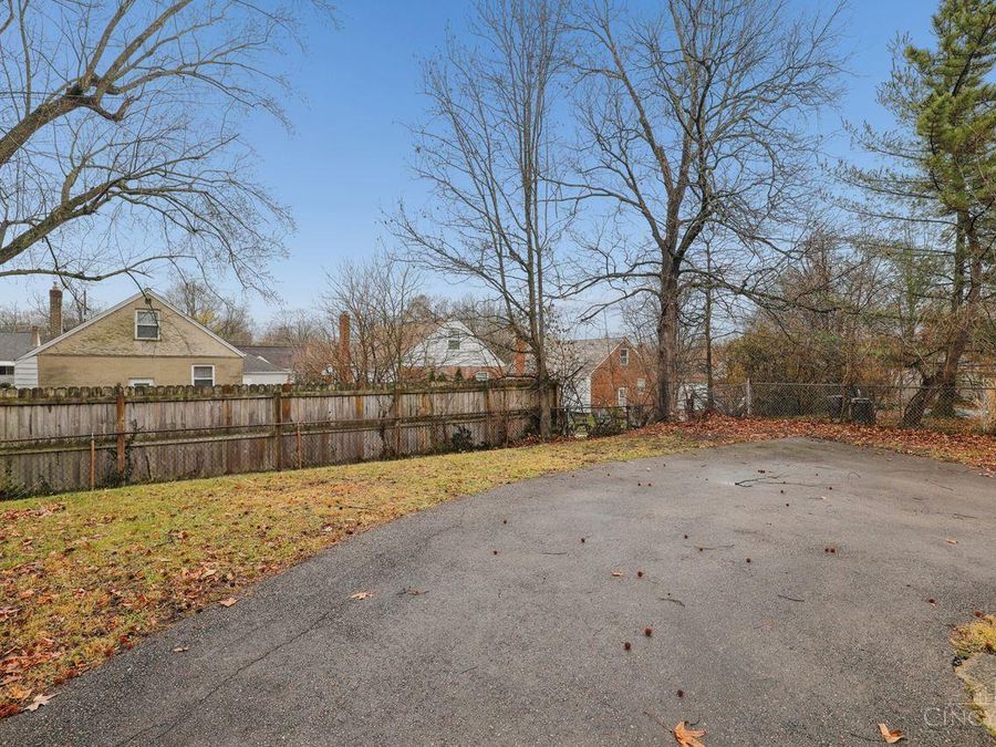 7873 Bobolink Drive, Cincinnati, OH 45224 Photo 41