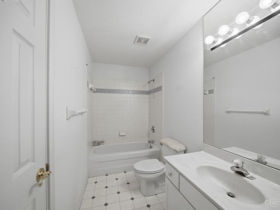 943 Weninger Circle, Cincinnati, OH 45203 Photo 27