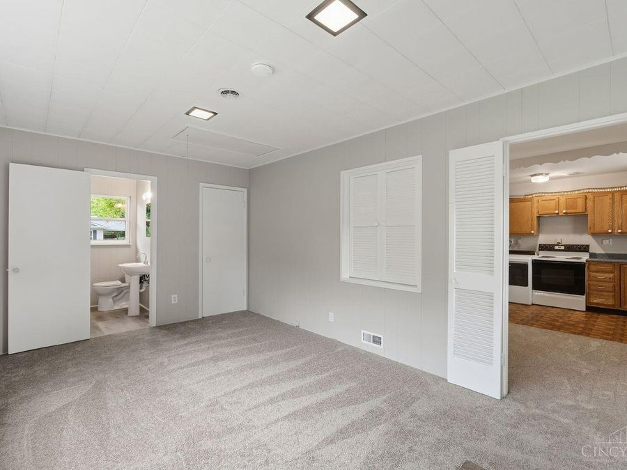 8490 Smallwood Lane, Sycamore Township, OH 45236 Photo 10
