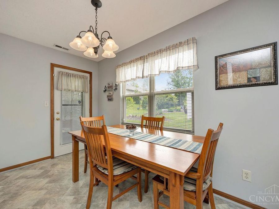 61 W Persimmon Drive, Hamilton, OH 45013 Photo 10