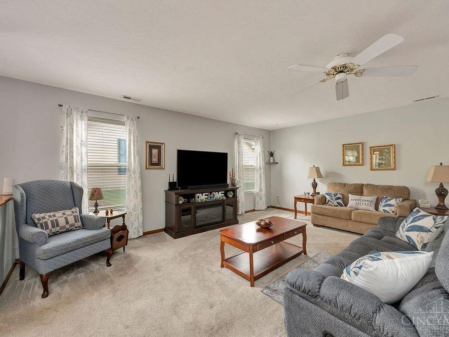 61 W Persimmon Drive, Hamilton, OH 45013 Photo 12
