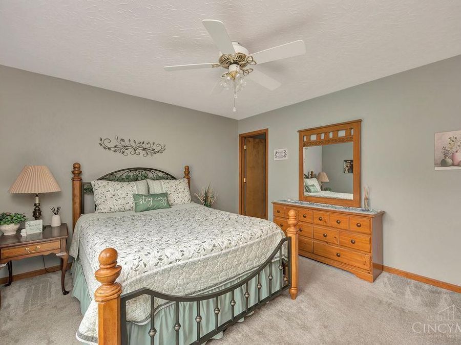61 W Persimmon Drive, Hamilton, OH 45013 Photo 17