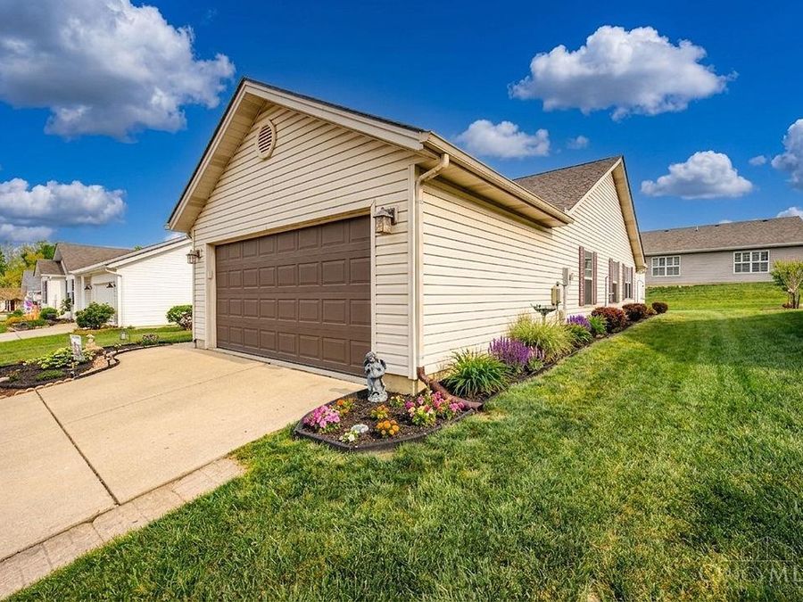 61 W Persimmon Drive, Hamilton, OH 45013 Photo 3