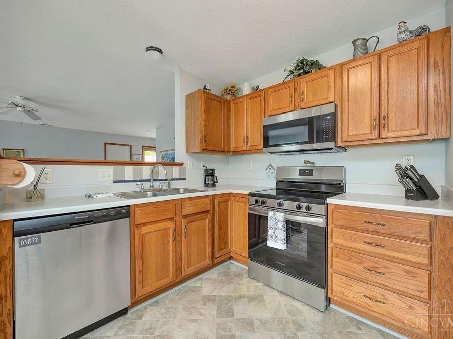 61 W Persimmon Drive, Hamilton, OH 45013 Photo 8