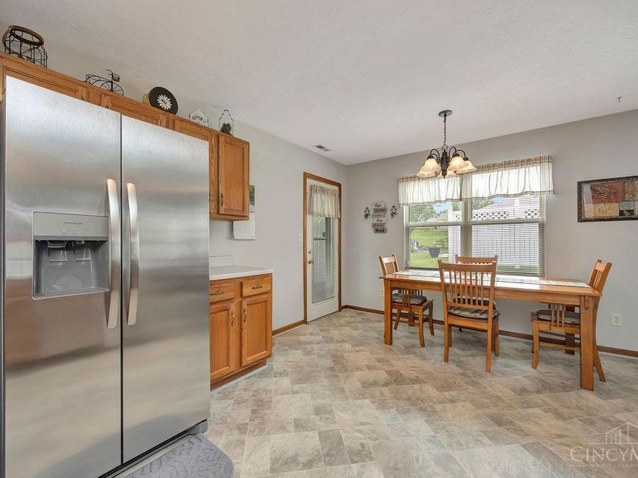 61 W Persimmon Drive, Hamilton, OH 45013 Photo 9