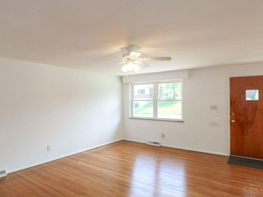 8613 Brent Drive, Springfield Township, OH 45231 Photo 7