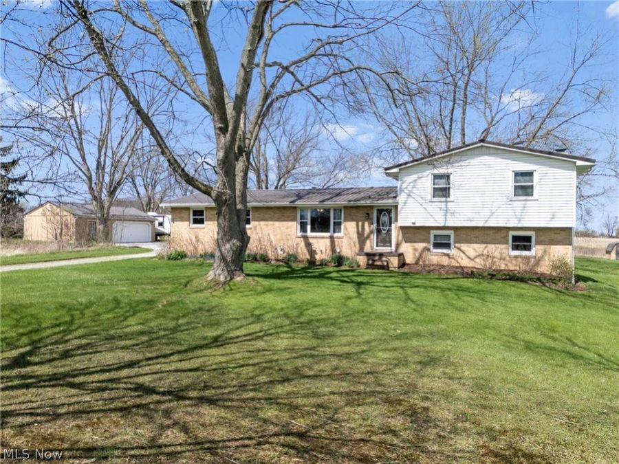 10805 Easton Street NE, Alliance, OH 44601 Photo 1