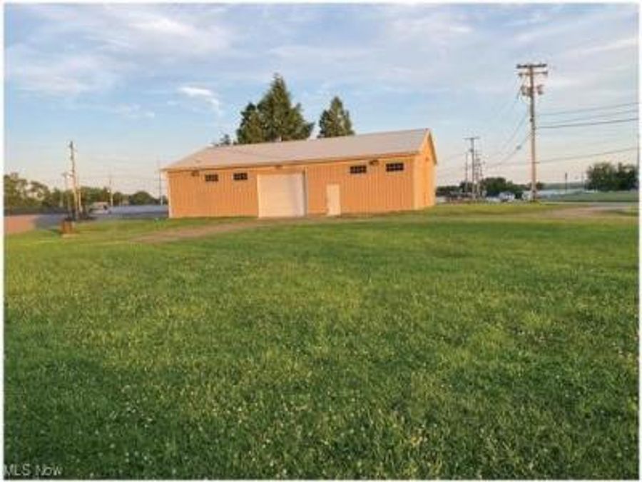 825 Brookfield Avenue, Masury, OH 44438 Photo 1