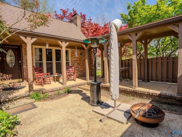 2405 Old Creek Trail SE, Decatur, AL 35603
