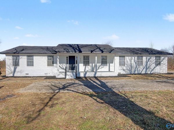 839 Isom Road, Guntersville, AL 35976