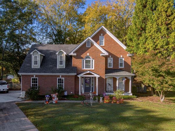 3000 Prestons Station Drive , Hixson, TN 37343