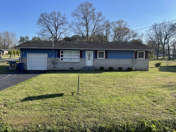 1306 Edgewood Dr , Manchester, TN 37355