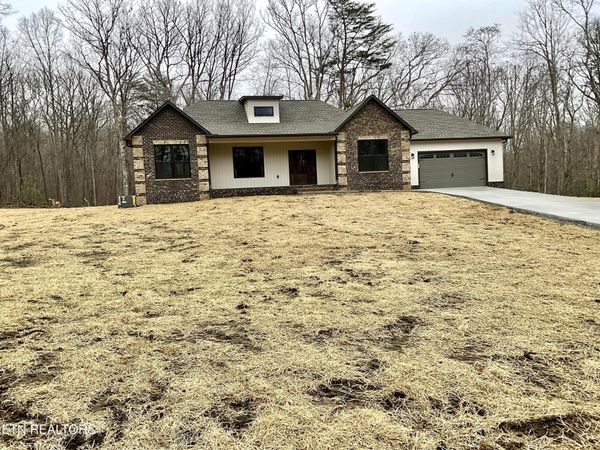 943 Creek Drive, Monterey, TN 38574