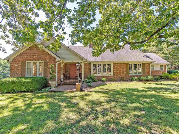70 YEISER DR, Savannah, TN 38372