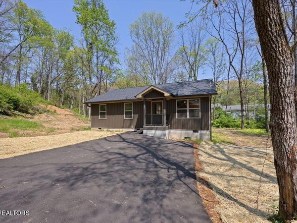 503 Hillcrest St , Clinton, TN 37716