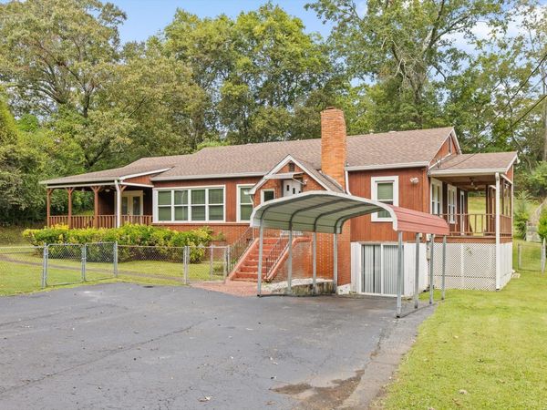 394 School Street , Rossville, GA 30741