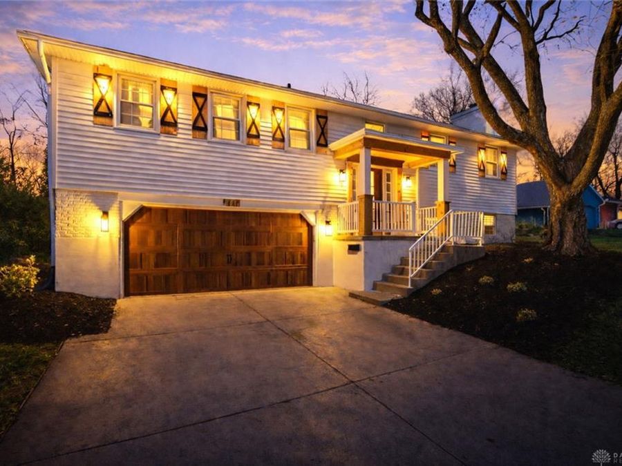 121 Woodfield Place, Centerville, OH 45459 Photo 1