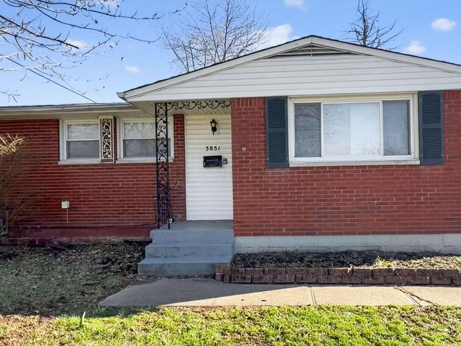 3851 Fairmoor Road , Columbus, OH 43228 Photo 1