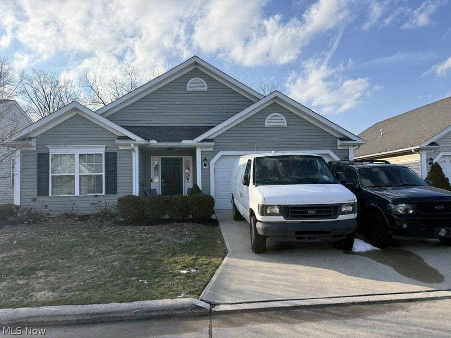 122 Haydens Arbor , Elyria, OH 44035 Photo 1