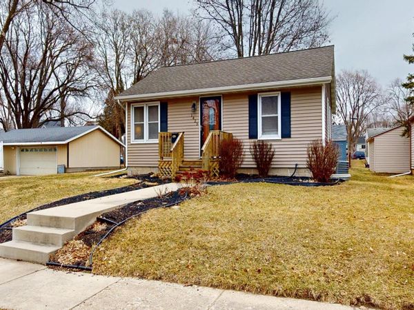 1425 Academy Avenue , Albert Lea, MN 56007