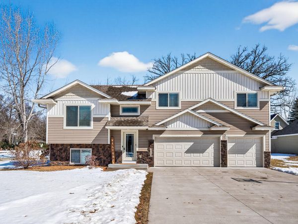 39584 Oak Park Trail , North Branch, MN 55056